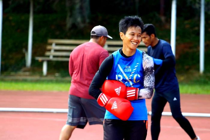 Kisah Luar Biasa Erny Amalia, Wanita Petinju Jawa Barat yang Meraih Emas PON dan 2 Gelar Magister