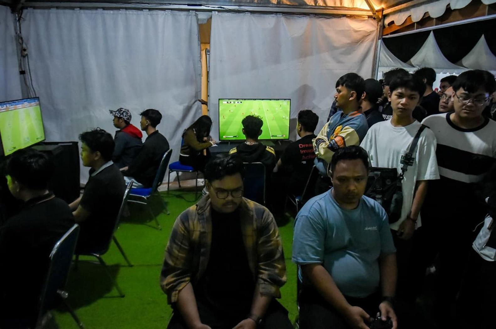 esta-Bola-Gembira-yang-digelar-di-Taman-Film-Kota-Bandung.jpg