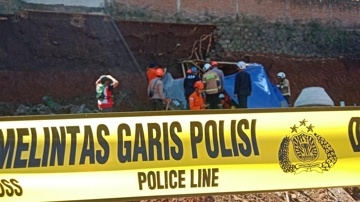 Korban Tertimbun TPT Ambrol di Sumedang Ditemukan, Evakuasi Terkendala Material - Tribunjabar.id