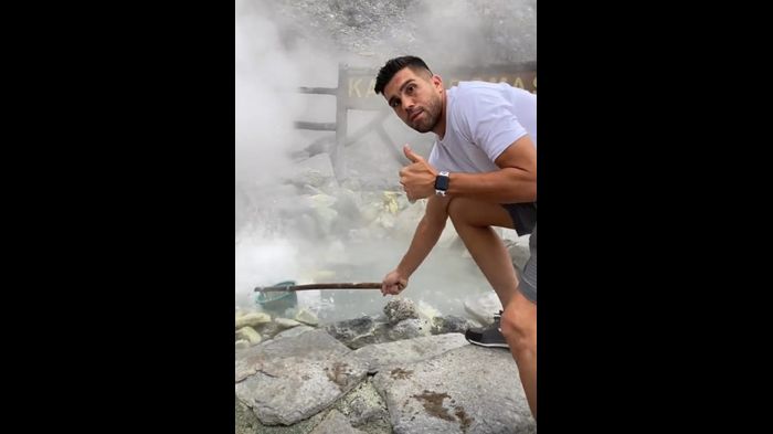 Latihan Libur, Pemain Persib Fabiano Beltrame Masak Telur dan Ngopi di Tangkuban Parahu, Nikmatnya