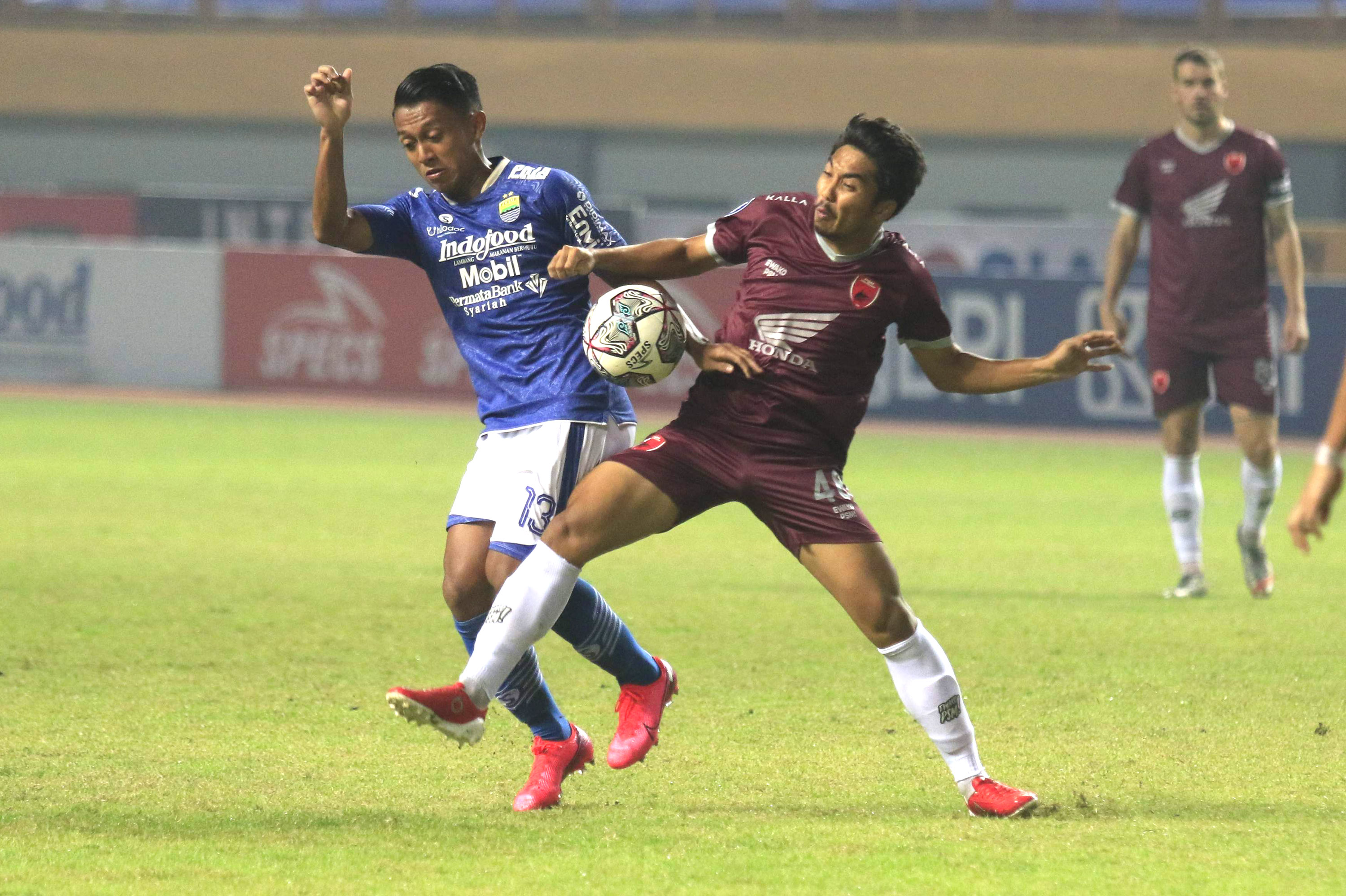 febri-hariyadi-persib-vs-psm.jpg