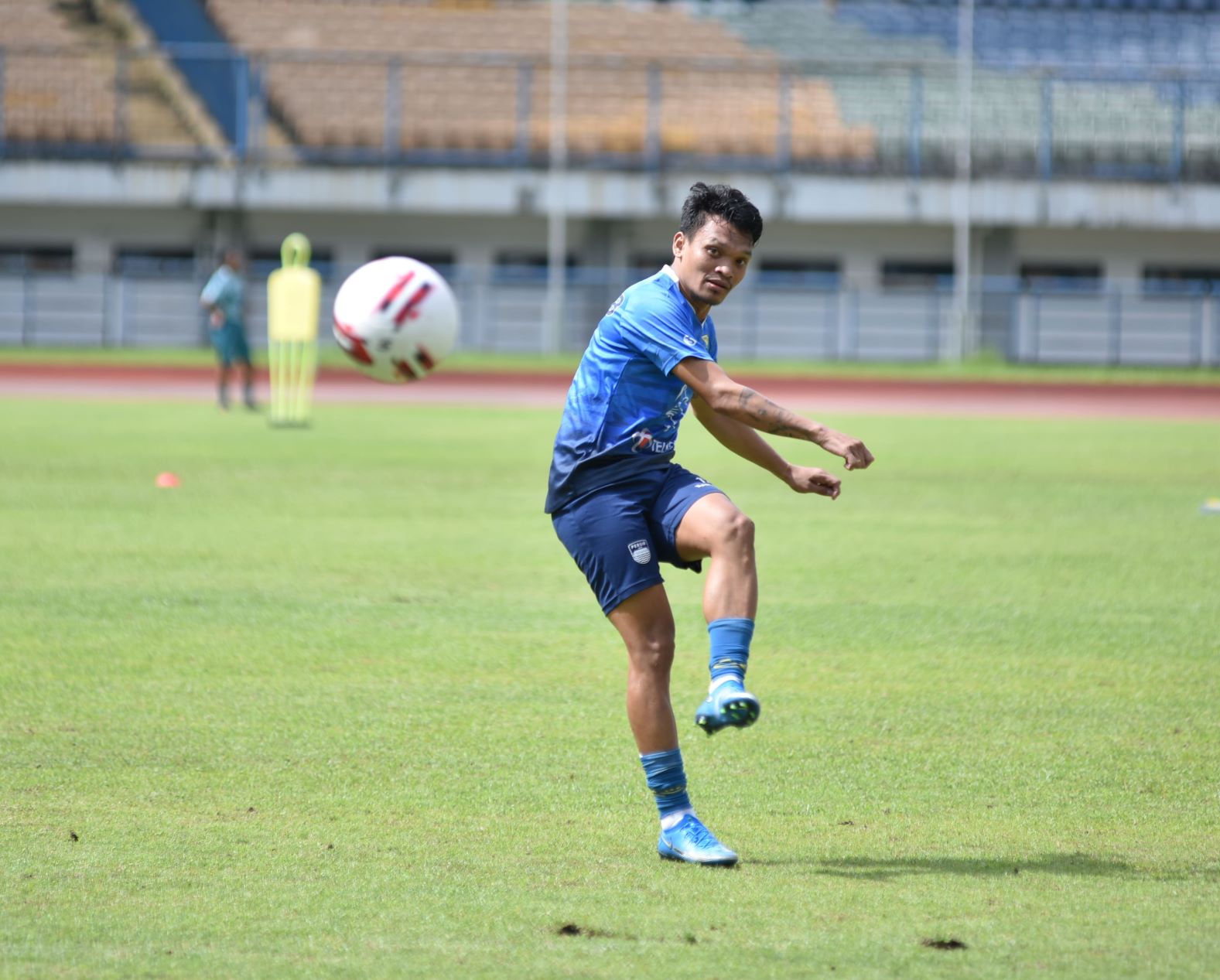 Pemain yang Dinanti-nanti Persib dan Bobotoh Akhirnya Datang Juga, Langsung Ikut Latihan