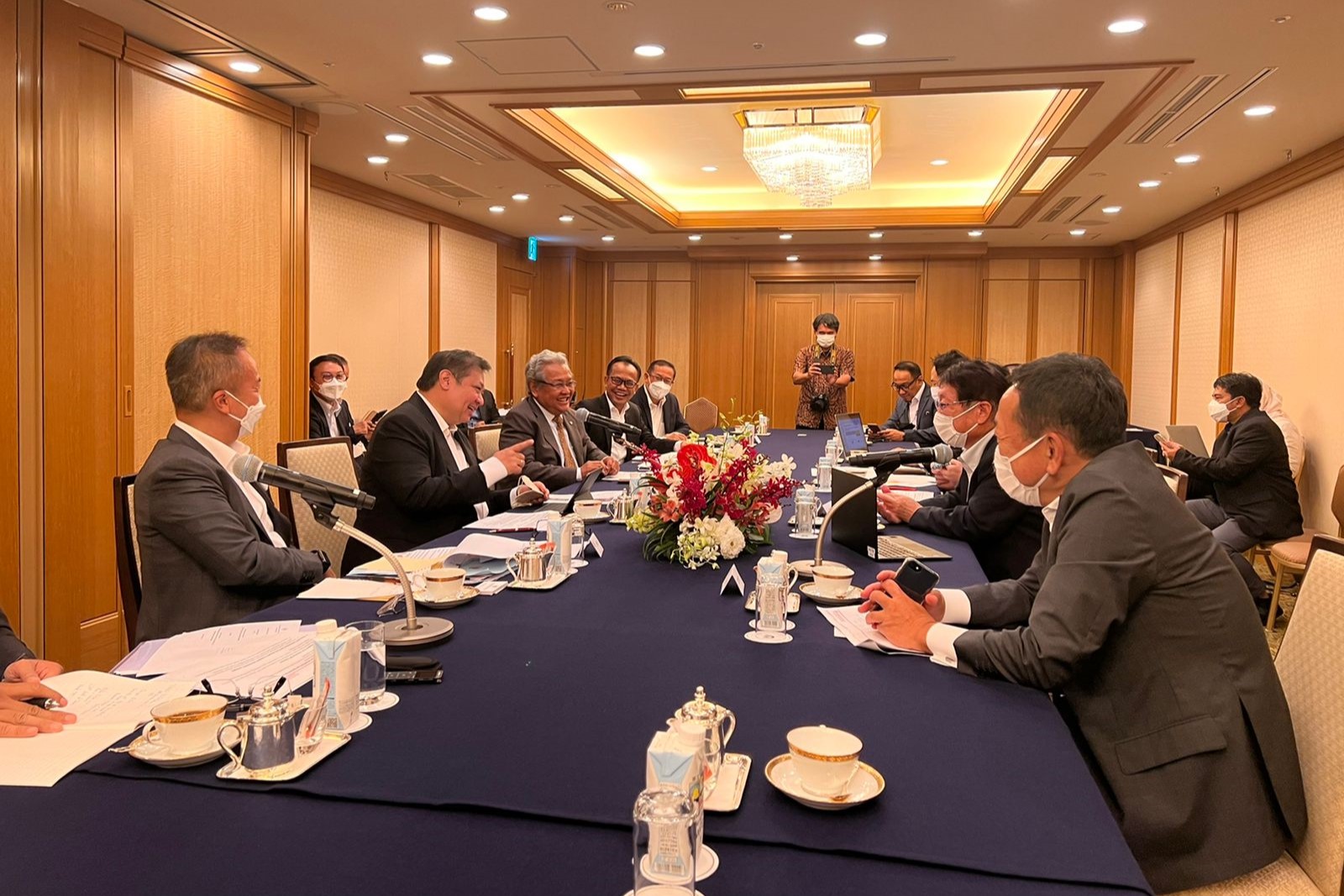 Airlangga Hartarto Bertemu CEO MMC Jepang, Kendaraan Listrik Mini Cab MiEV Segera Hadir di Indonesia