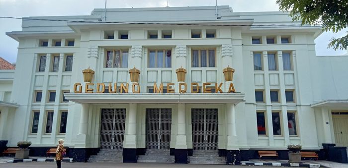 gedung-merdeka_1505.jpg