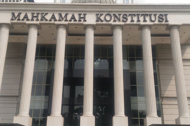 Imbas Putusan soal Syarat Usia Capres dan Cawapres, Tingkat Kepercayaan pada MK Terdegradasi