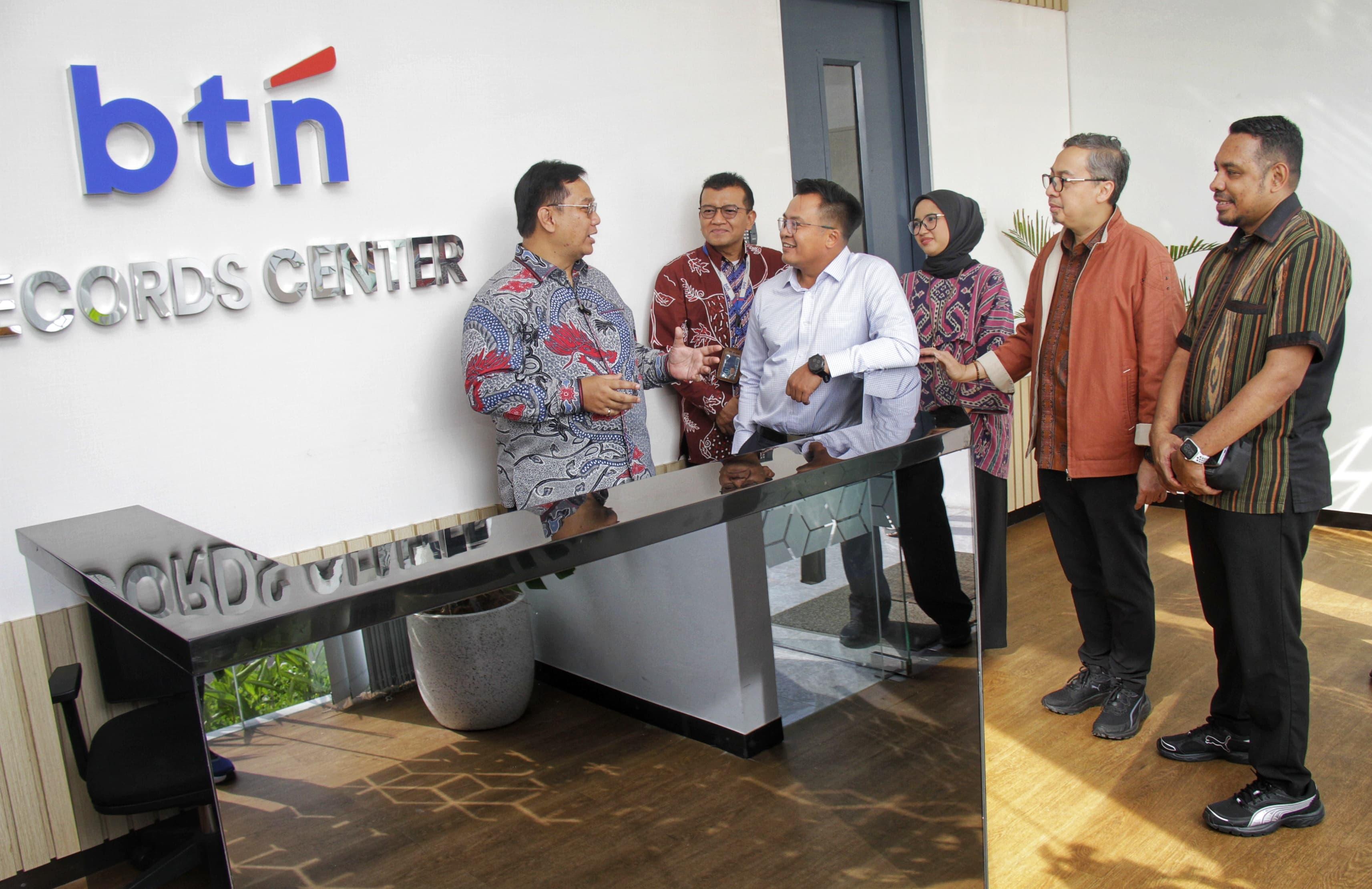 gedung-penyimpanan-arsip-terpadu-Record-Center-di-Bandung-Jawa-Barat.jpg