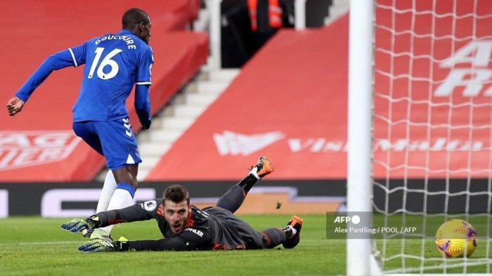 gelandang-everton-prancis-abdoulaye-doucoure.jpg