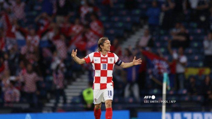 gelandang-kroasia-luka-modric-merayakan-gol-keduanya.jpg