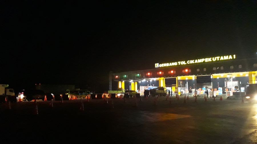 gerbang-tol-cikampek-utama-kamis-2352019.jpg