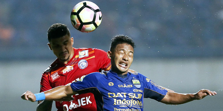 Ternyata Ini Alasan Persib Bandung Meminjamkan Dua Pemainnya ke Klub Rival