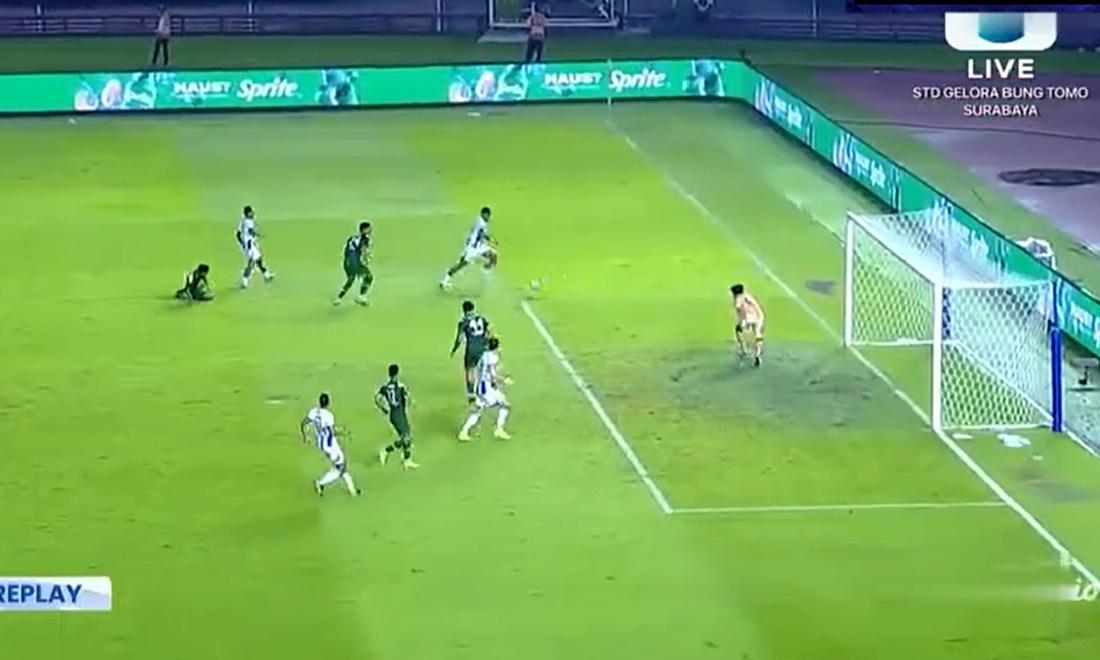 Hujan Gol dan Drama VAR di GBT: Duel Klasik Persebaya vs Persib Berakhir Tanpa Pemenang