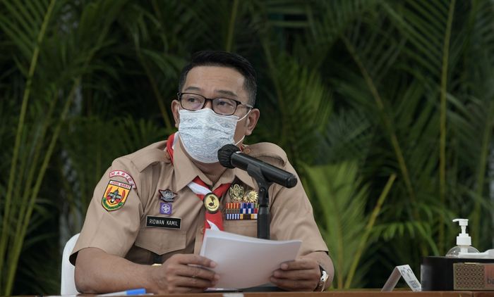 gubernur-jabar-ridwan-kamil-dalam-rapat-koordinasi-satgas-penanganan-covid-19.jpg