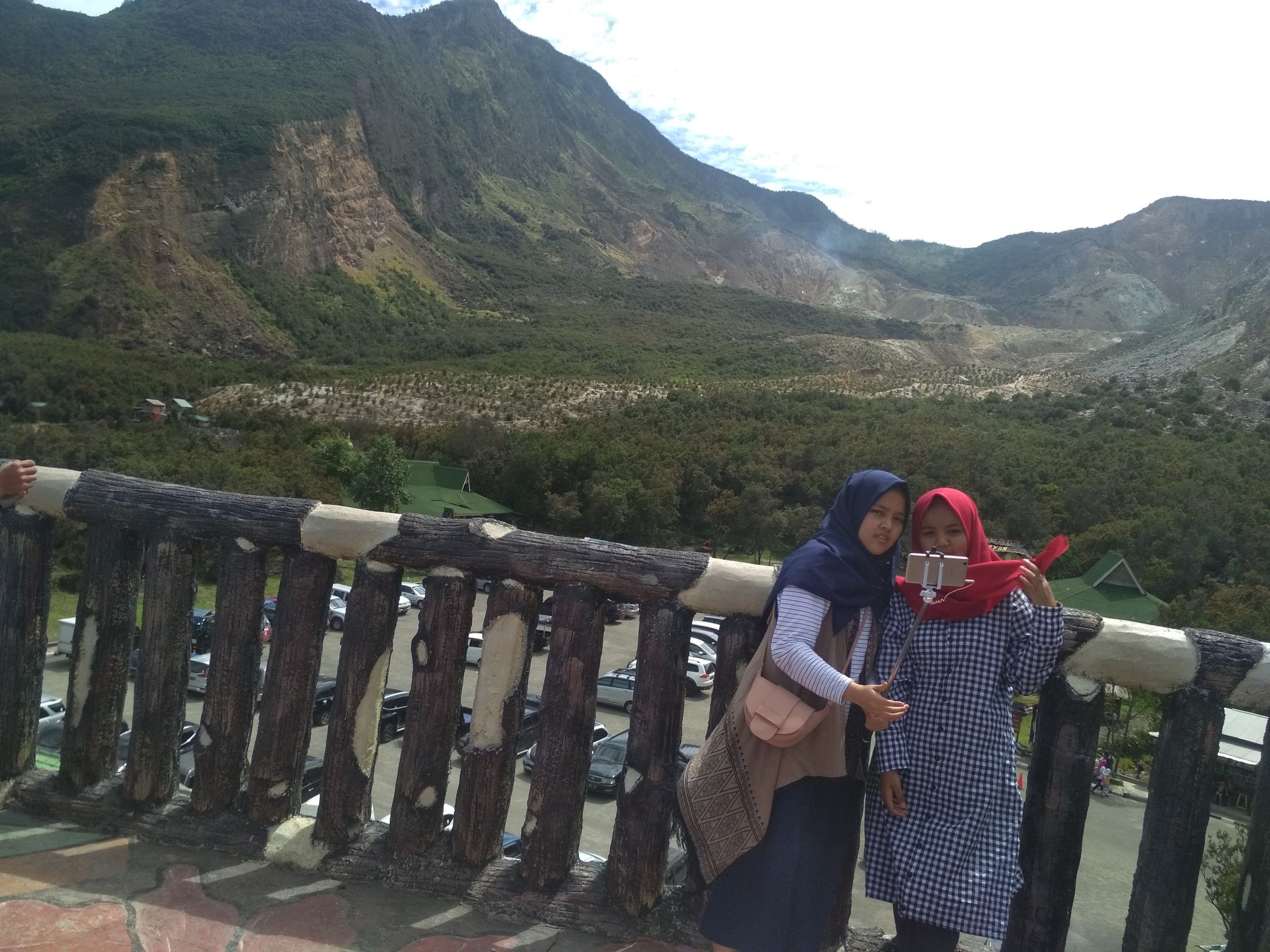 1.000 Pendaki Sambut Malam Tahun Baru di Gunung Papandayan Garut, Kembang Api Dilarang