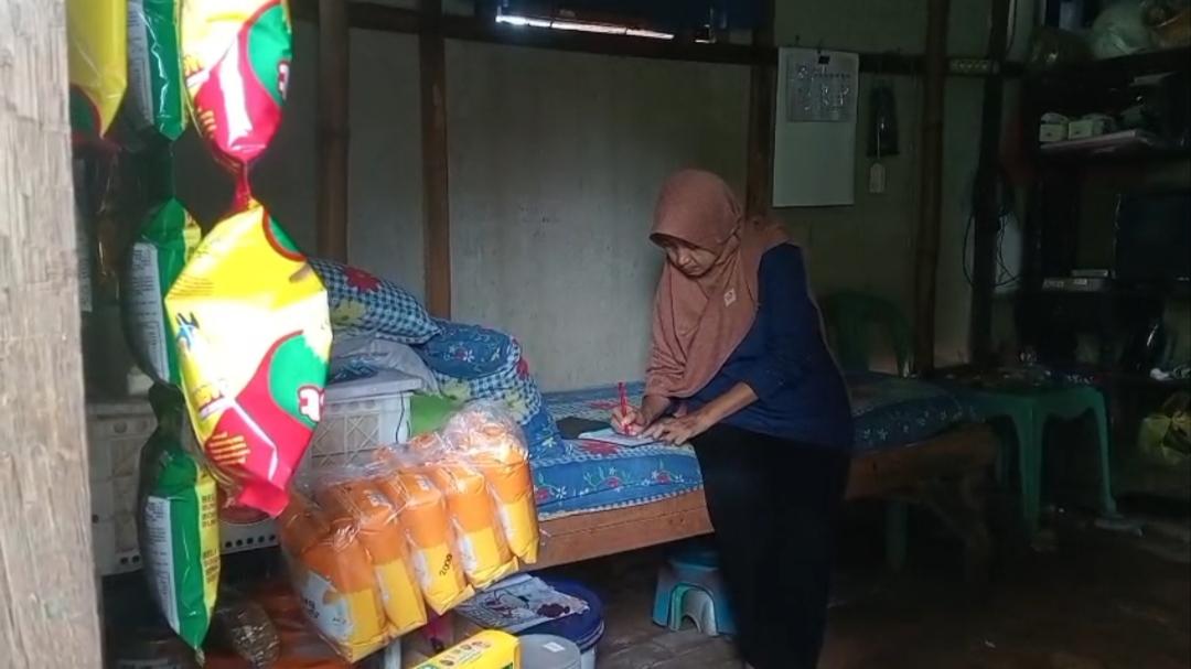 guru-honorer-cirebon-sri-handayani-ya.jpg
