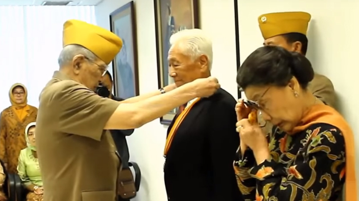 hari-darmawan-dianugerahi-penghargaan-bintang-legiun-veteran-republik-indonesia_20180310_200510.jpg