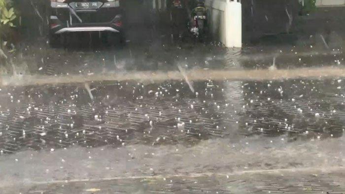 Hujan Es Disertai Angin Kencang Landa Kuningan Tadi Sore, BPBD Sebut Tak Ada Bangunan yang Rusak