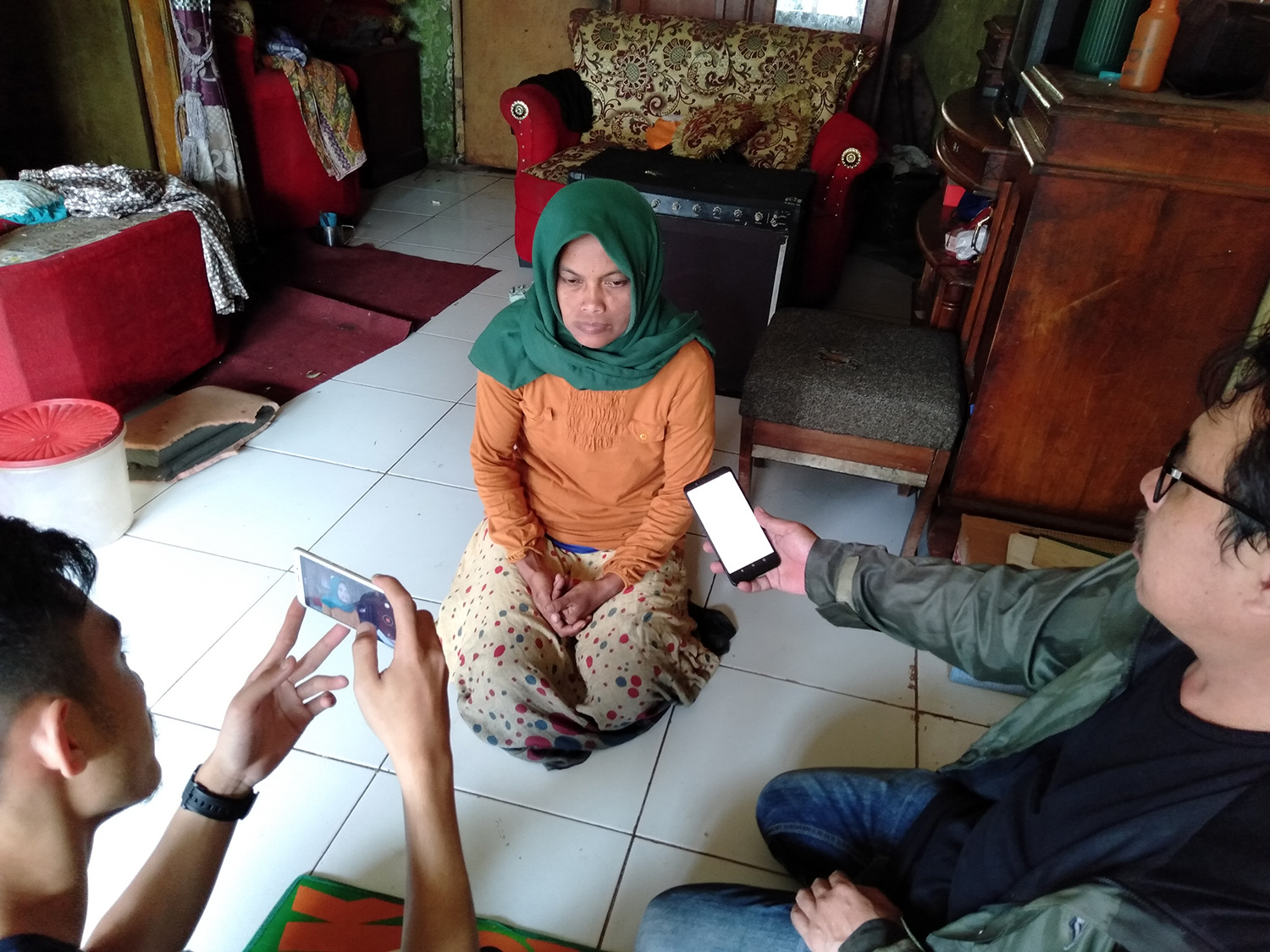 ibu-delis-wati-di-rumahnya.jpg