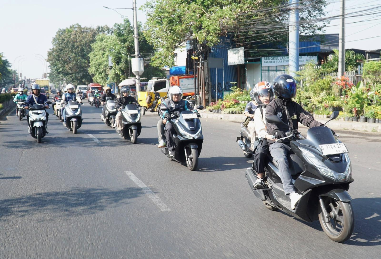 Utamakan Keselamatan Buah Hati, Simak Tips Aman Membonceng Anak dengan Sepeda Motor - Tribunjabar.id