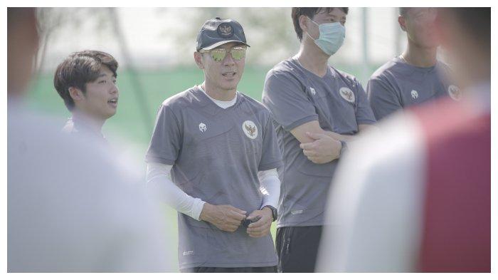instruksi-dalam-sesi-latihan-timnas-indonesia.jpg