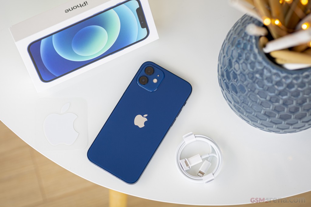 iphone-12-biru.jpg