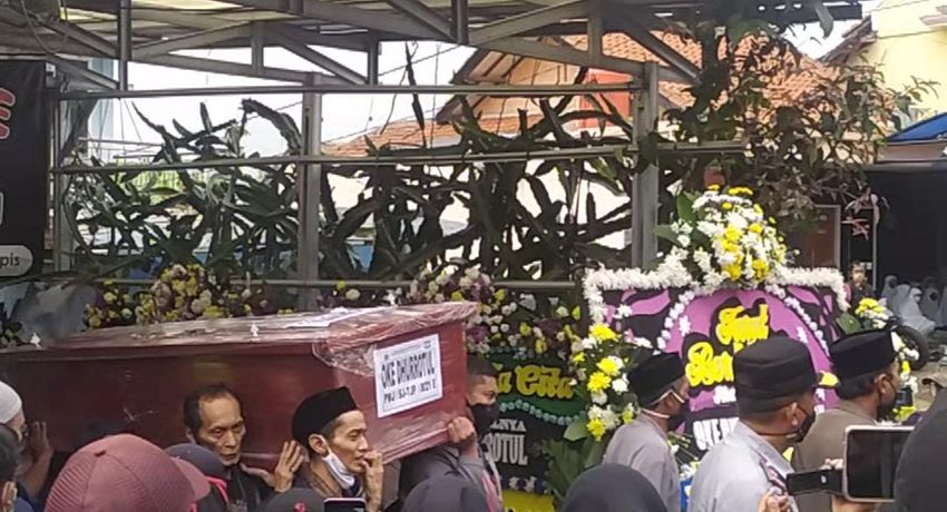 Isak Tangis Iringi Pemakaman Pramugari Korban Sriwijaya Air di Parongpong KBB