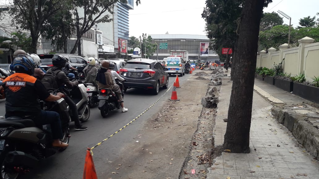 VIDEO-Komentar Warga Mengenai Penutupan Jalan Jakarta, Enggak Ditutup Sudah Macet, Apalagi Ditutup