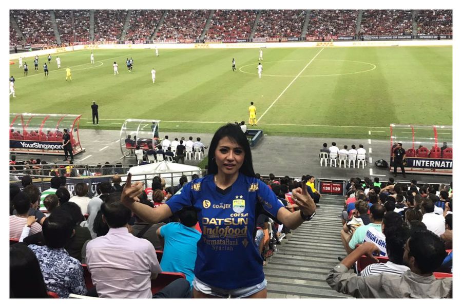 Jelly Jello Pakai Jersey Persib Saat Nonton Inter Milan vs Bayer Munchen, Ini Alasannya