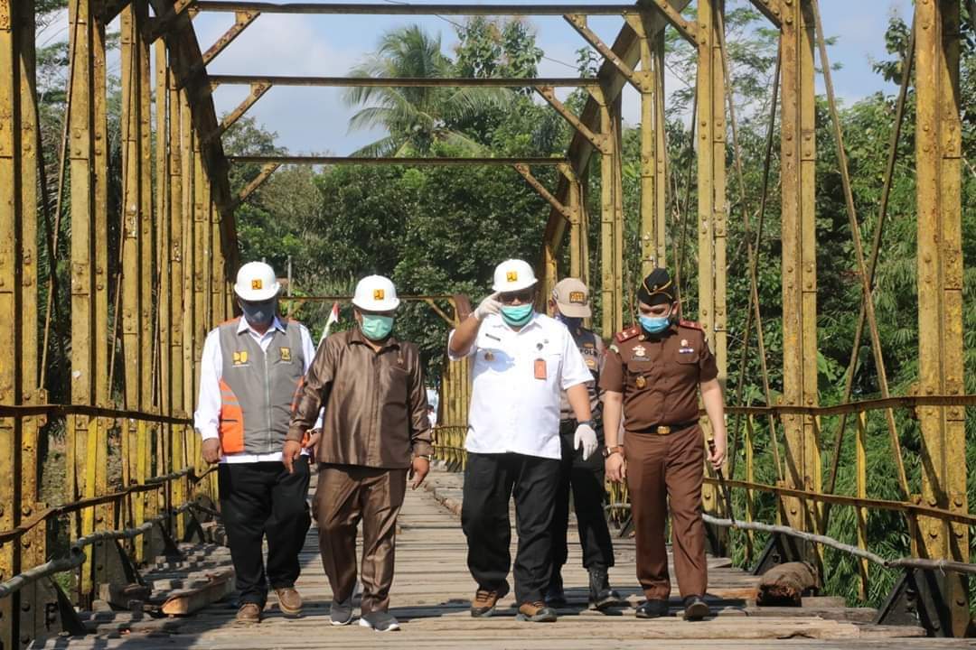 Puluhan Tahun Rusak, Jembatan Cibuni Penghubung Sukabumi-Cianjur Diperbaiki