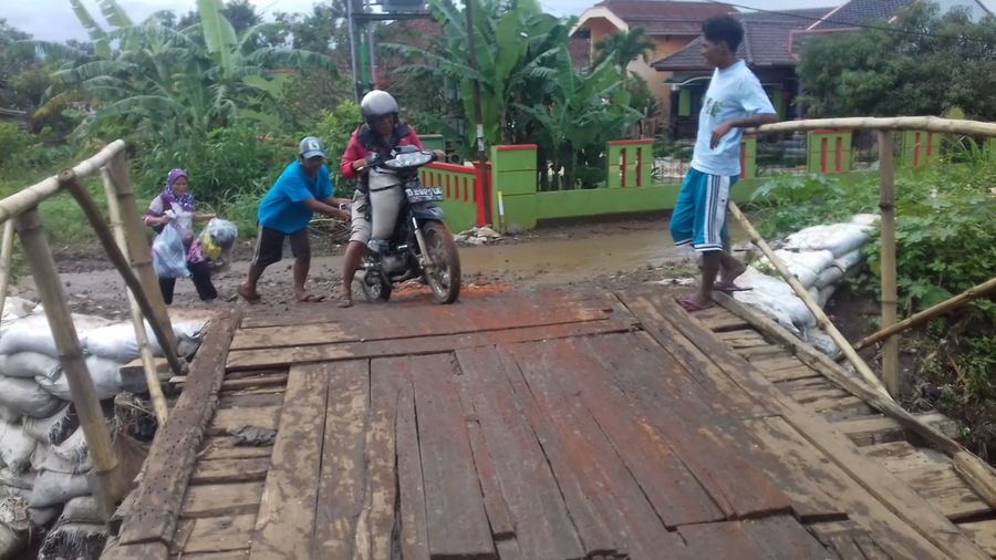 jembatan-darurat_20171127_134834.jpg
