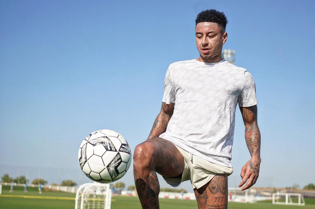 jesse-lingard-main-bola-di-persib.jpg