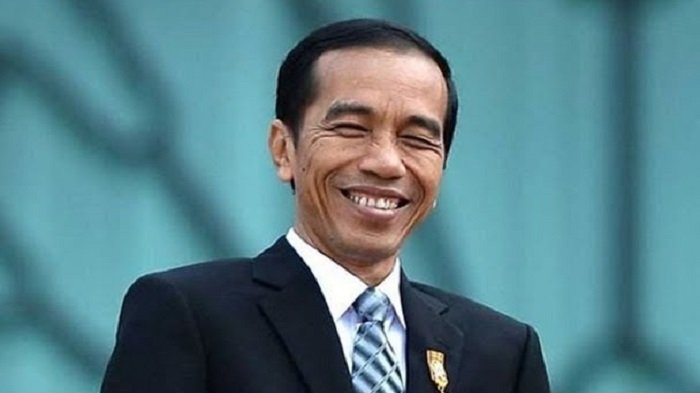 jokowi-tertawa_20180621_100117.jpg