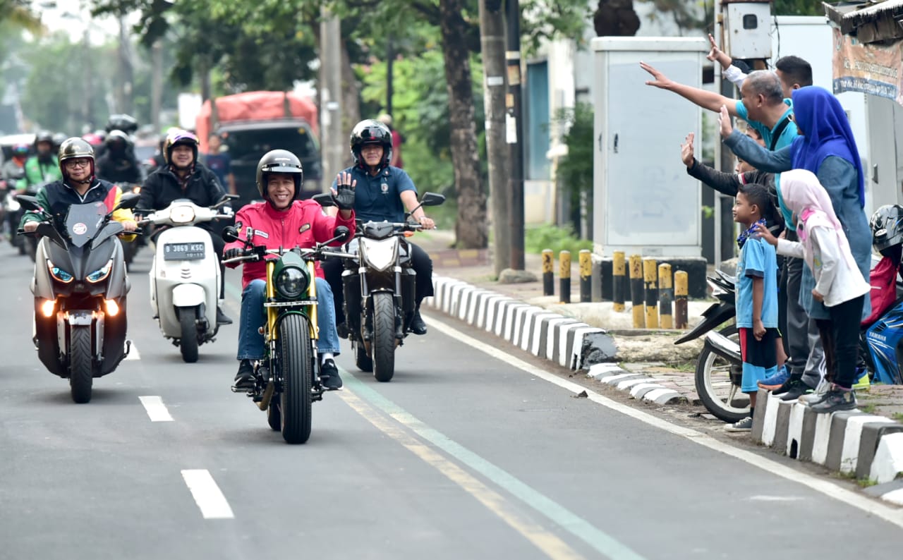 Menunggangi Motor Custom, Presiden Jokowi Jajal Aspal Kota Tangerang, Ini Foto-fotonya