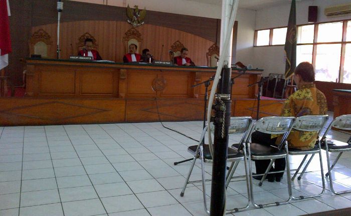 jpu-tuntut-gubernur-riau-nonaktif-6-th-penjara_20150525_105217.jpg