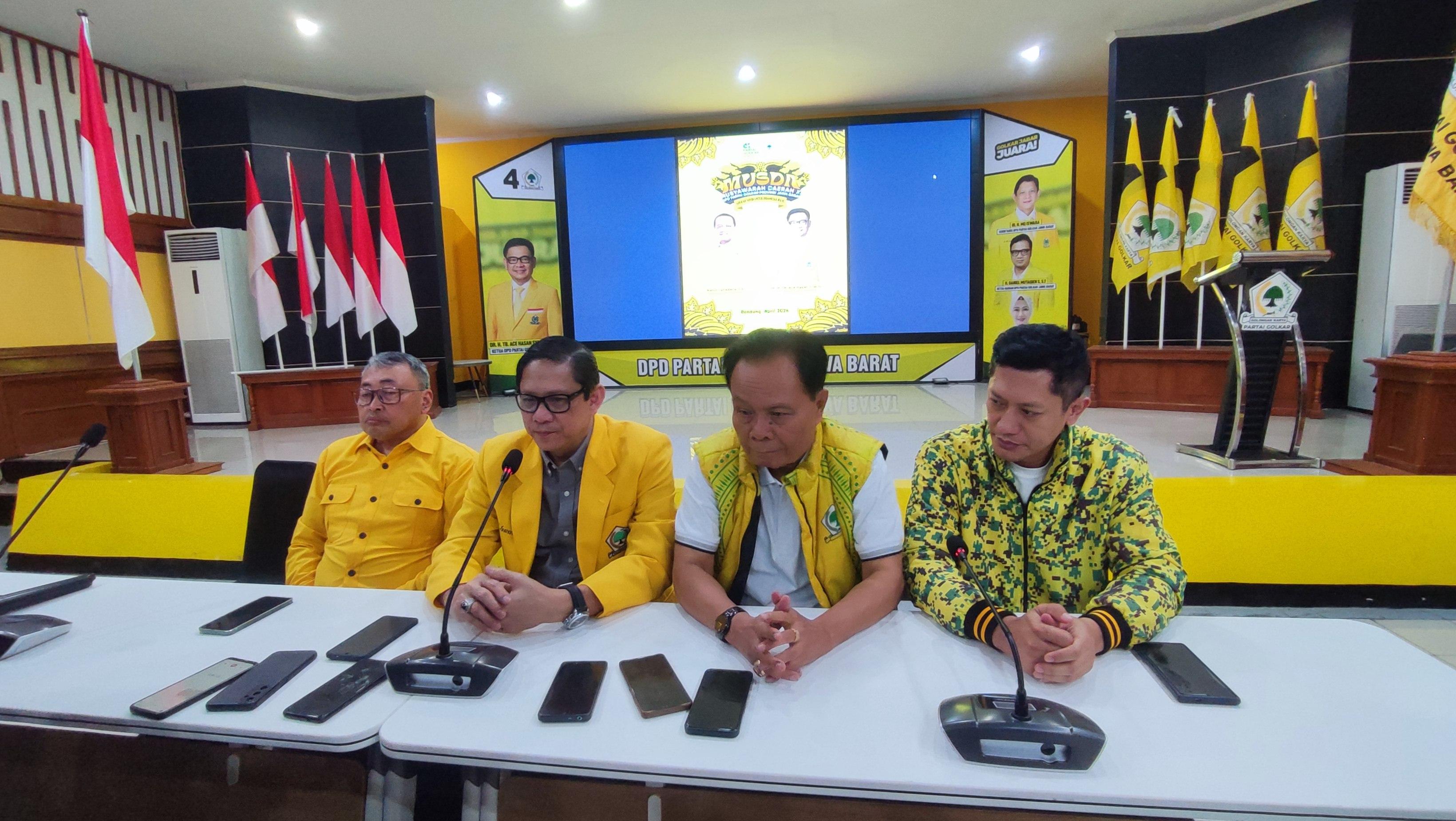 jumpa-pers-di-kantor-DPD-Golkar-Jabar-di-Bandung.jpg