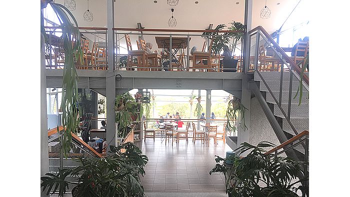 kafe-plumeria-house-bagian-lantai-tiga_20180628_234156.jpg