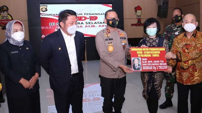 kapolda-sumsel-irjen-pol-eko-indra-heri-menerima-dana-bantuan-sebesar-rp-2-triliun.jpg