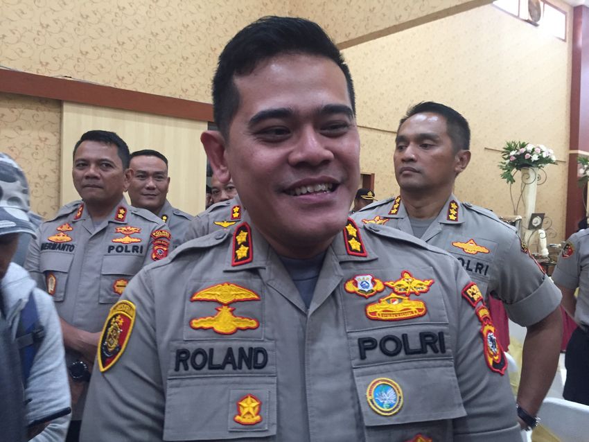 kapolres-bogor-akbp-roland-ronaldy.jpg