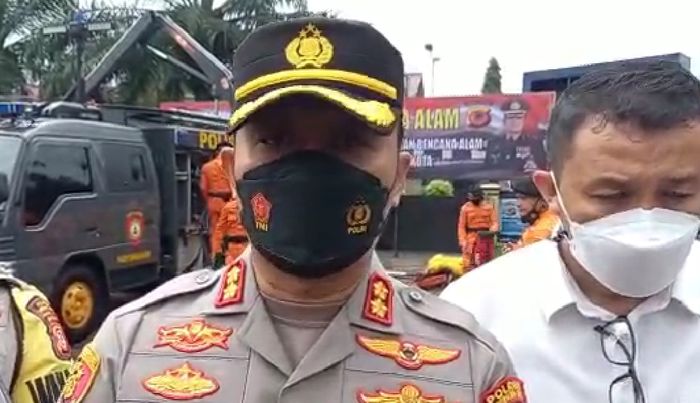 kapolres-tasikmalaya-kota-akbp-aszhari-kurniawan-memberikan-keterangan-tentang.jpg