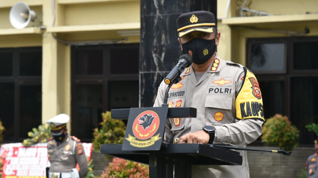 kapolresta-cirebon-kombes-pol-m-syahduddi-saat-memimpin-apel-kesiapan.jpg