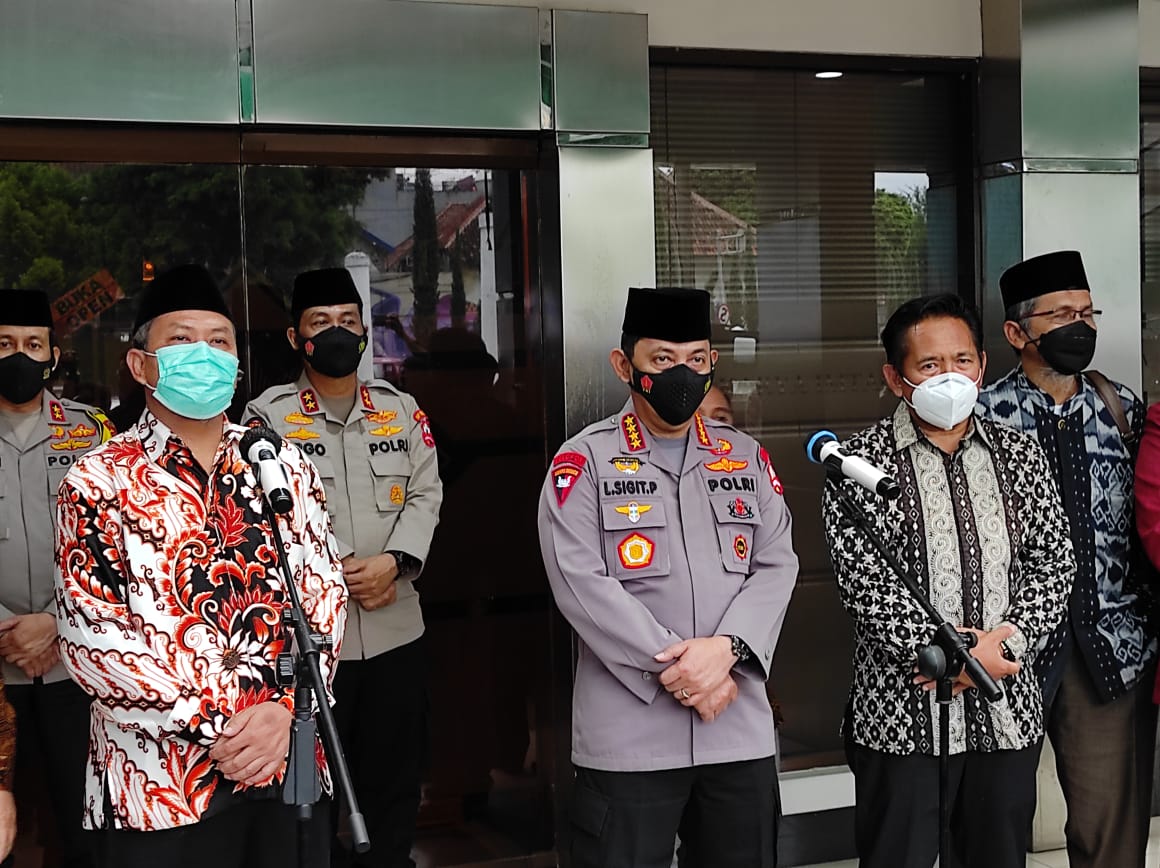 kapolri-silaturahmi-ke-kantor-pp-persis-di-kota-bandung-pp-persis-apresiasi-program-kapolri.jpg
