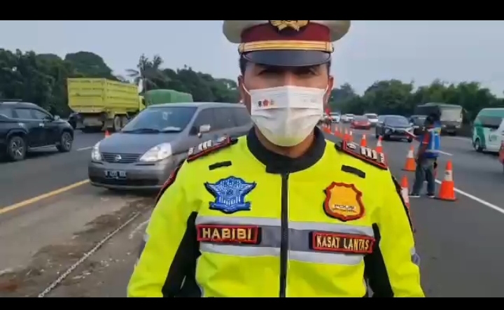 Arus Balik Libur Akhir Pekan, Ada Macet Panjang di Tol Jakarta-Cikampek, Polisi Lakukan Contra Flow