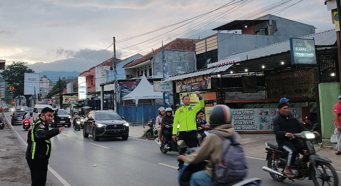 Arus Lalu Lintas ke Kawasan Wisata Pacira Bandung Terus Meningkat
