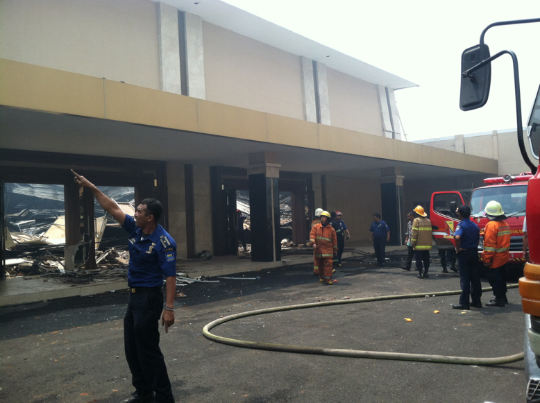 kebakaran-gedung-sudirman_20150910_170209.jpg