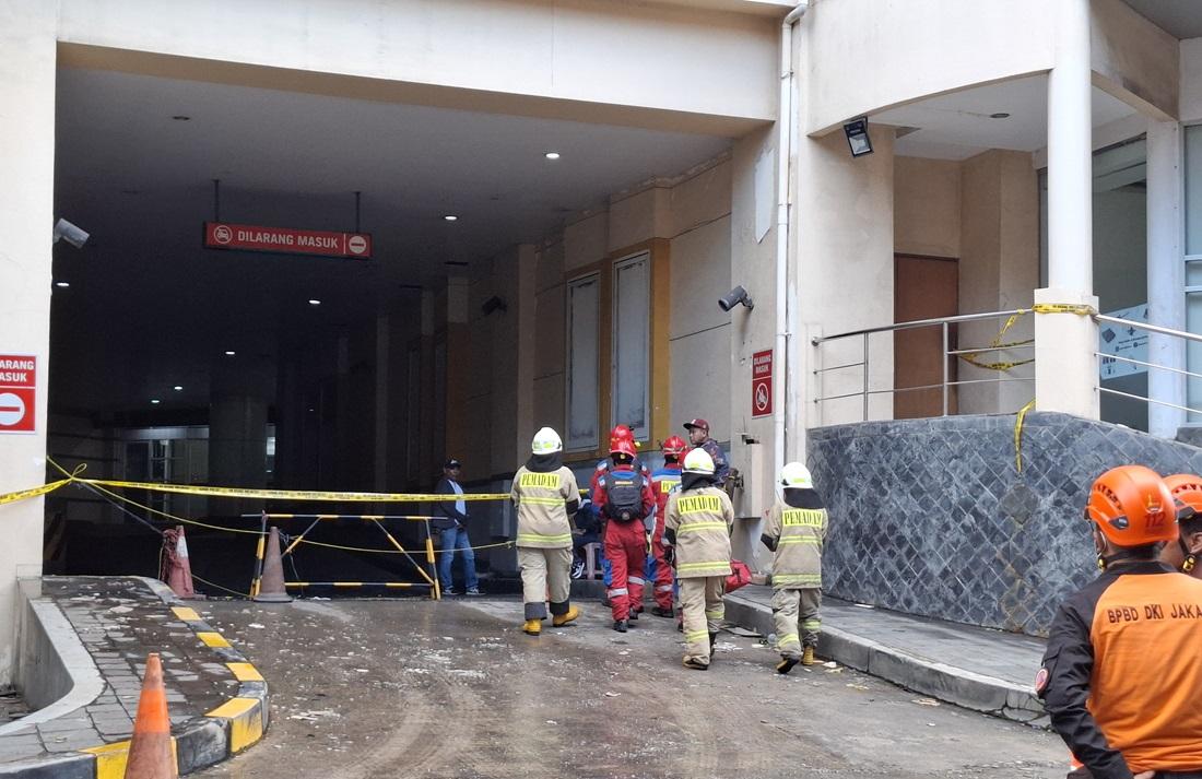 kebakaran-glodok-plaza.jpg