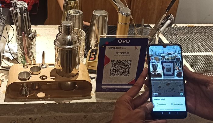 kemudahan-transaksi-dengan-ovo-melalui-ponsel.jpg