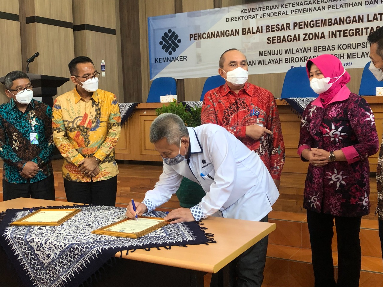 Hasil Pelatihan di BBPLK Bandung Terserap Industri, Canangkan Zona Integritas Menuju WBK