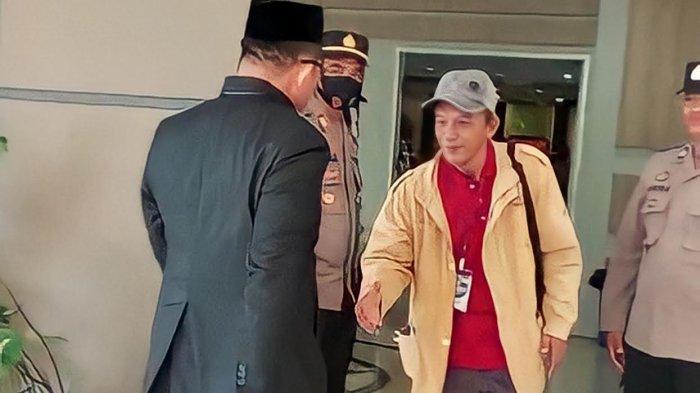 Viral Video Ketua DPRD Luwu Timur Tolak Ajakan Salaman Warga, Ini Sosoknya dan Siapa Warga Itu