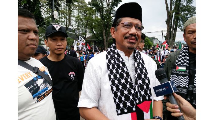 ketua-fuui-kh-athian-ali-aksi-damai-bela-palestina_20171215_174838.jpg