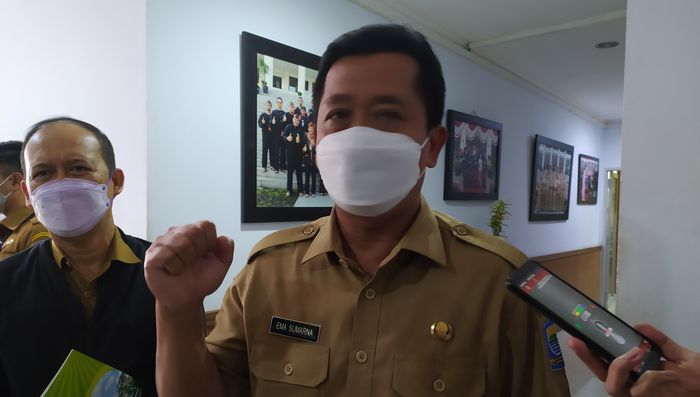 ketua-harian-satgas-penanganan-covid-19-kota-bandung-ema-sumarna_02022021.jpg