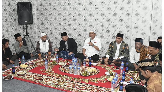 ketua-pcnu-kabupaten-garut-kh-lukmanul-deddy-mizwar_20180607_192818.jpg
